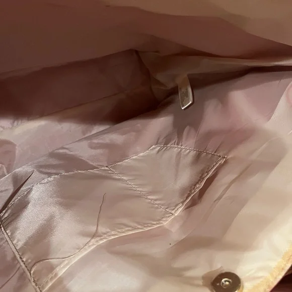 Elizabeth Arden large red and black patent tote bag - Picture 7 of 8